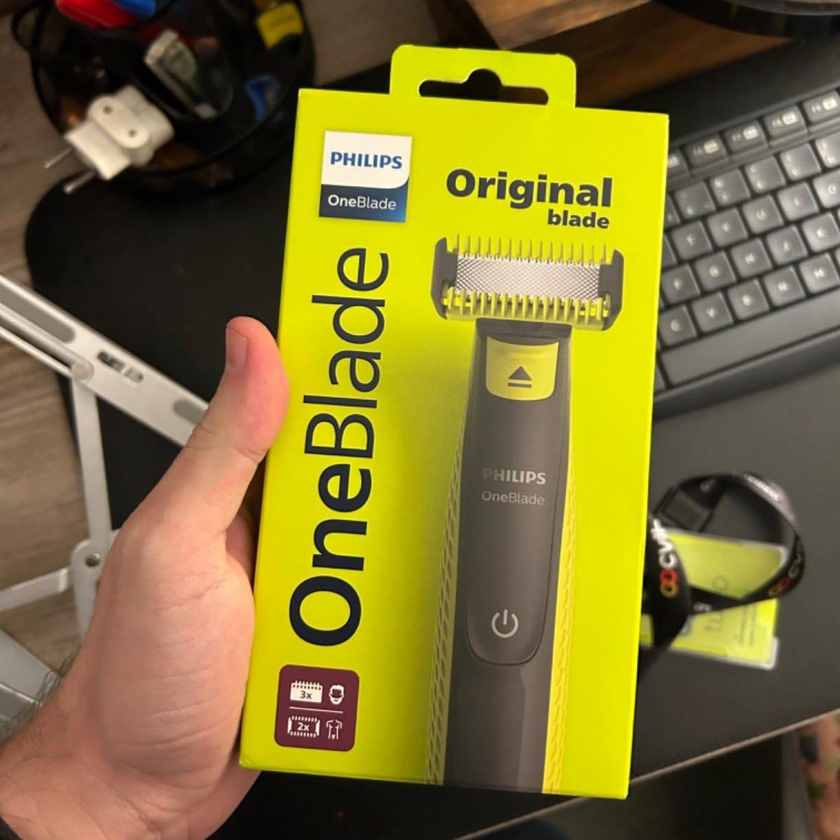 Aparador e Raspador de Pelos Philips OneBlade com 3 Pentes QP2724/10 À prova d'água - Bivolt