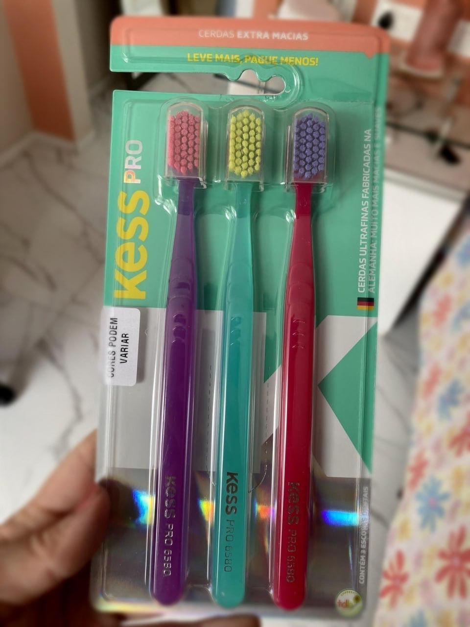 03 un. Escova Dental Kess Extra Macias